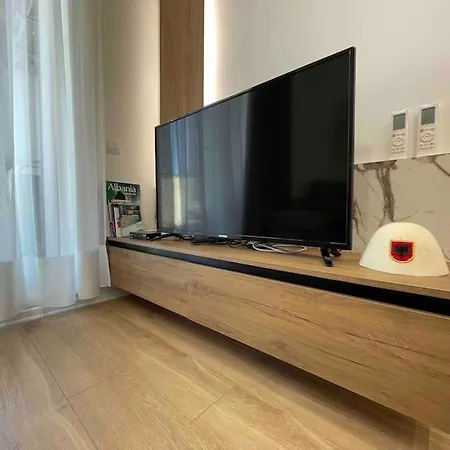 Stylish Nest @15 Min To Center Apartment